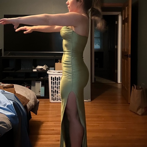 Dress - Picture 3 of 6